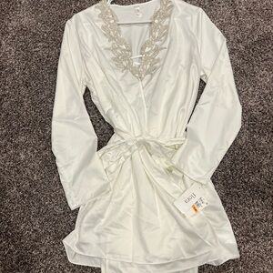 Elegant White Lace Trim Robe and Nightgown
